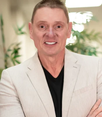 Portrait of Kris Zywicki, Agent.